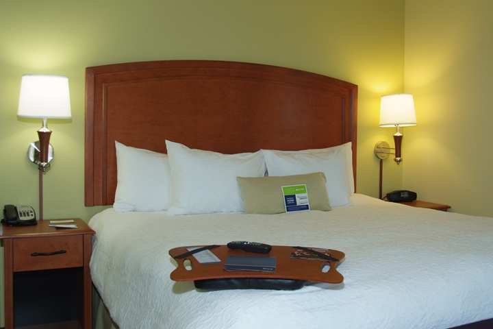 Hampton Inn Macomb Quarto foto