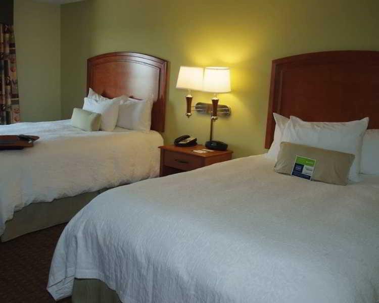 Hampton Inn Macomb Quarto foto